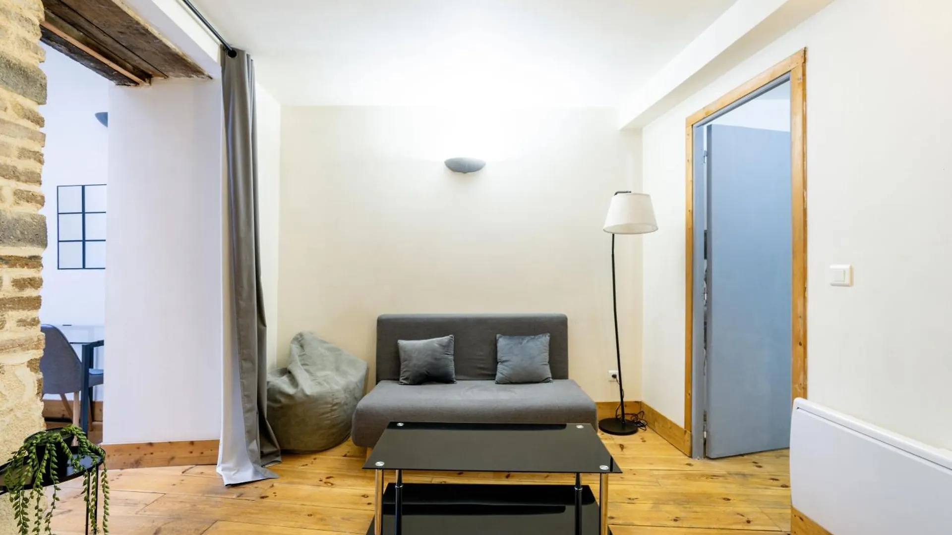 Cosy & Duplex - Appartements Au Coeur De La Vieille Ville Clermont-Ferrand 0*,  France